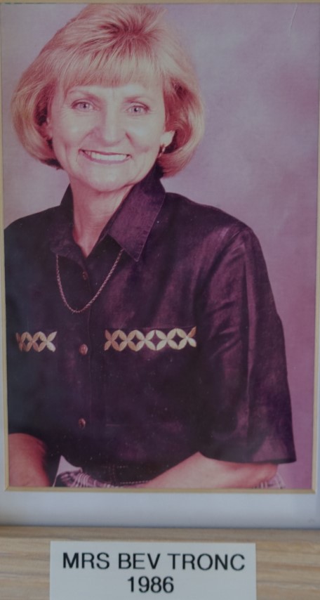Past Principal 1986, Bev Tronc, smiling